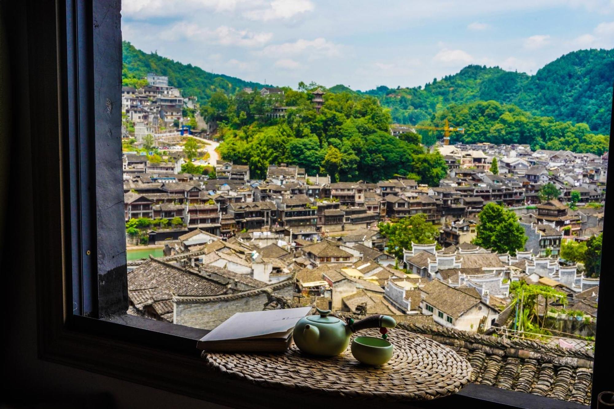 云起山居庭院观景民宿 Fenghuang Exterior foto