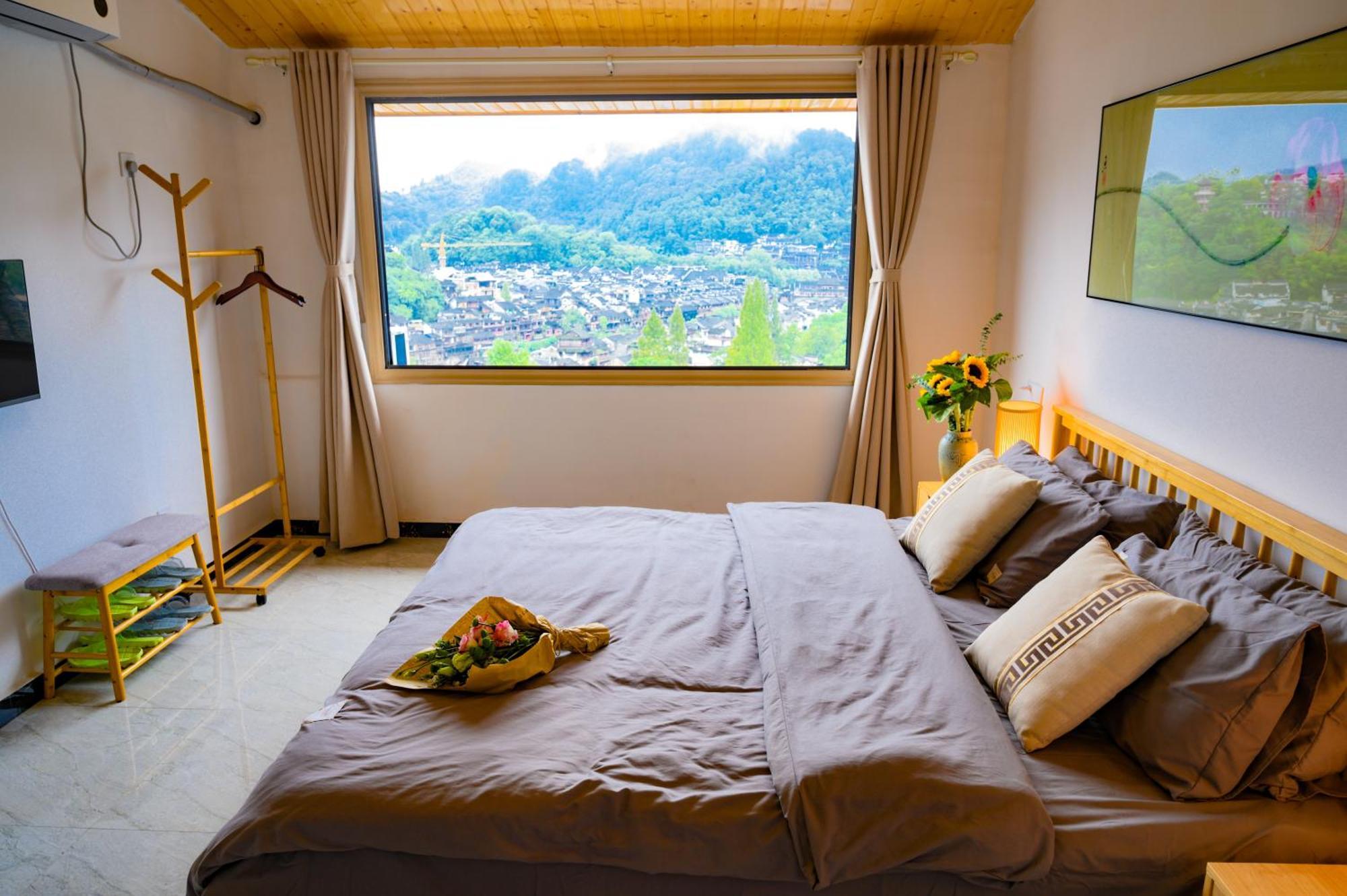 云起山居庭院观景民宿 Fenghuang Exterior foto
